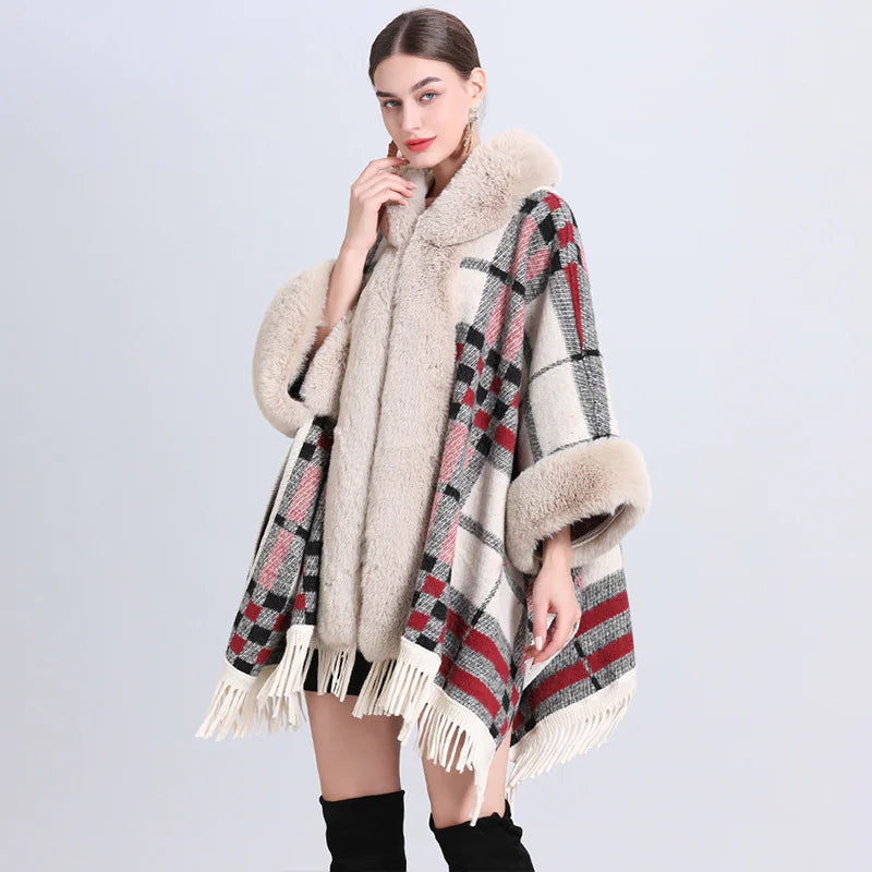 Elegant Cashmere-trimmet rutete Inverness med luksuriøs pelskrage