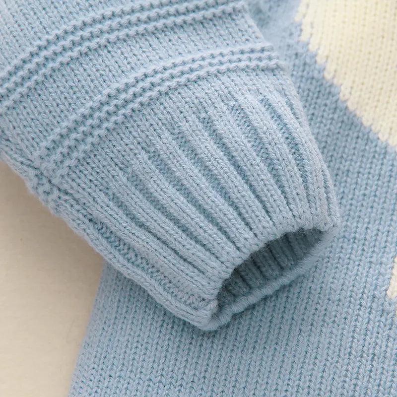 Søt kanin med pomponger og lange ermer til babyen 