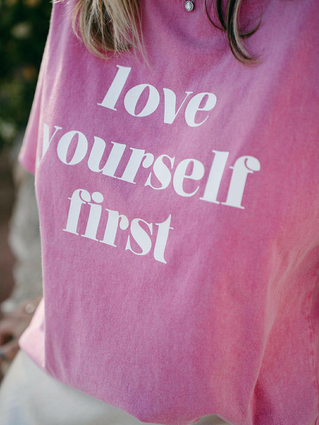 Camiseta Rosa ( Ámate a ti misma )-1