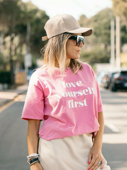 Camiseta Rosa ( Ámate a ti misma )-0