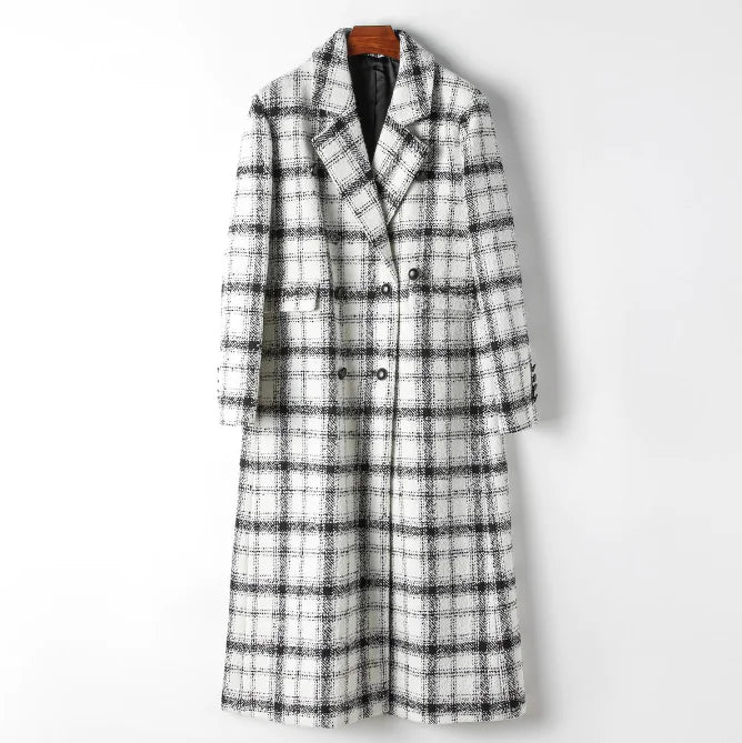 Mellomlang rutete ullfrakk til dame